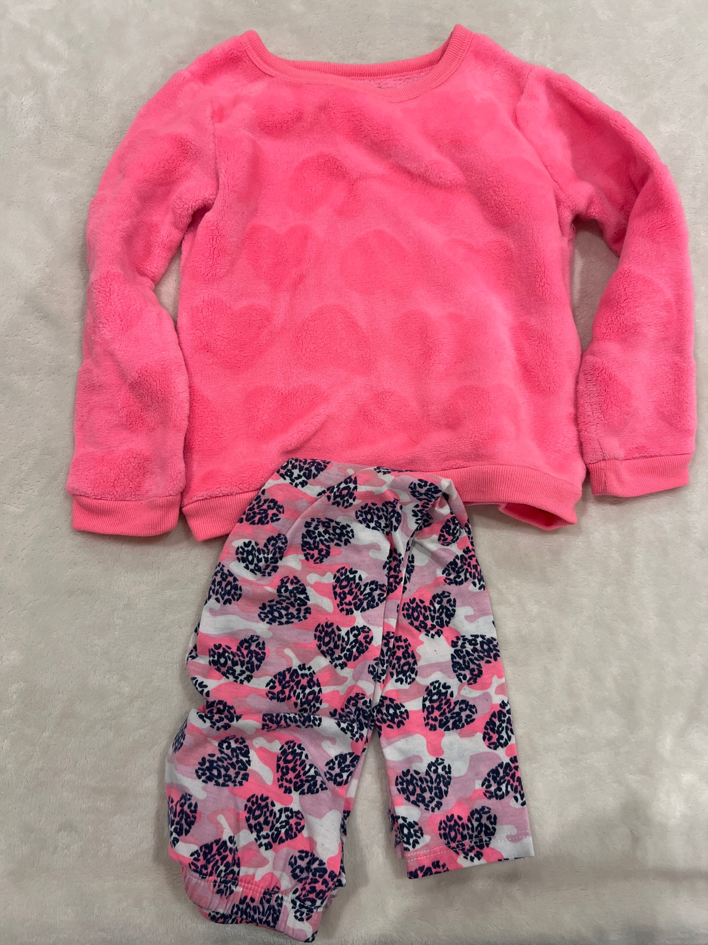 #46 Girls 5t bcbg outfit too euc bottoms pilling uc but top is so soft and adorable