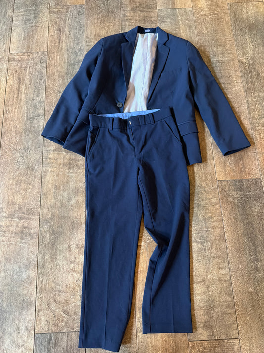 #129 Boys size 8 Izod suit
