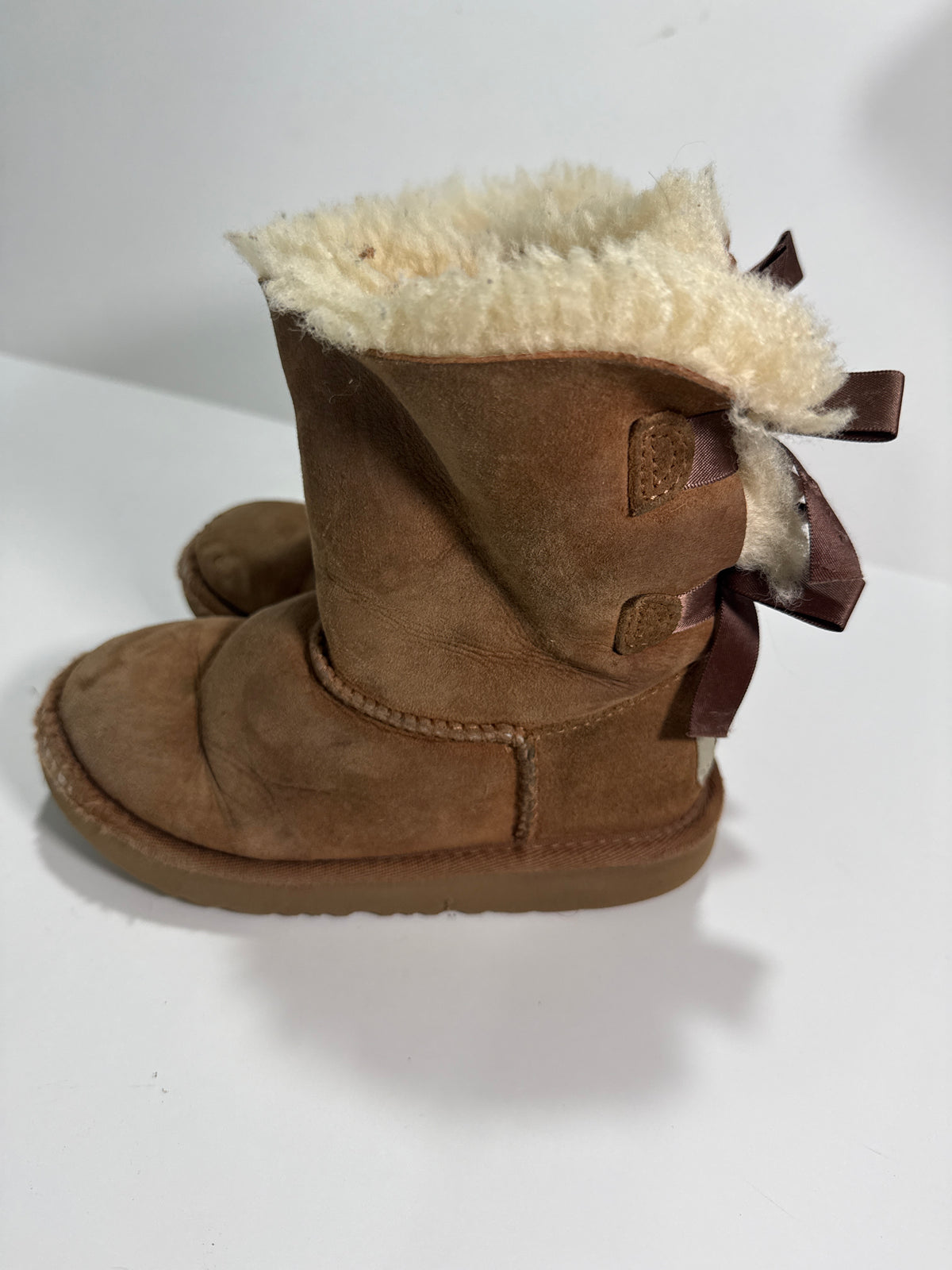 #64 Ugg Bailey Bow GUC Boots (toe wear) Size 11