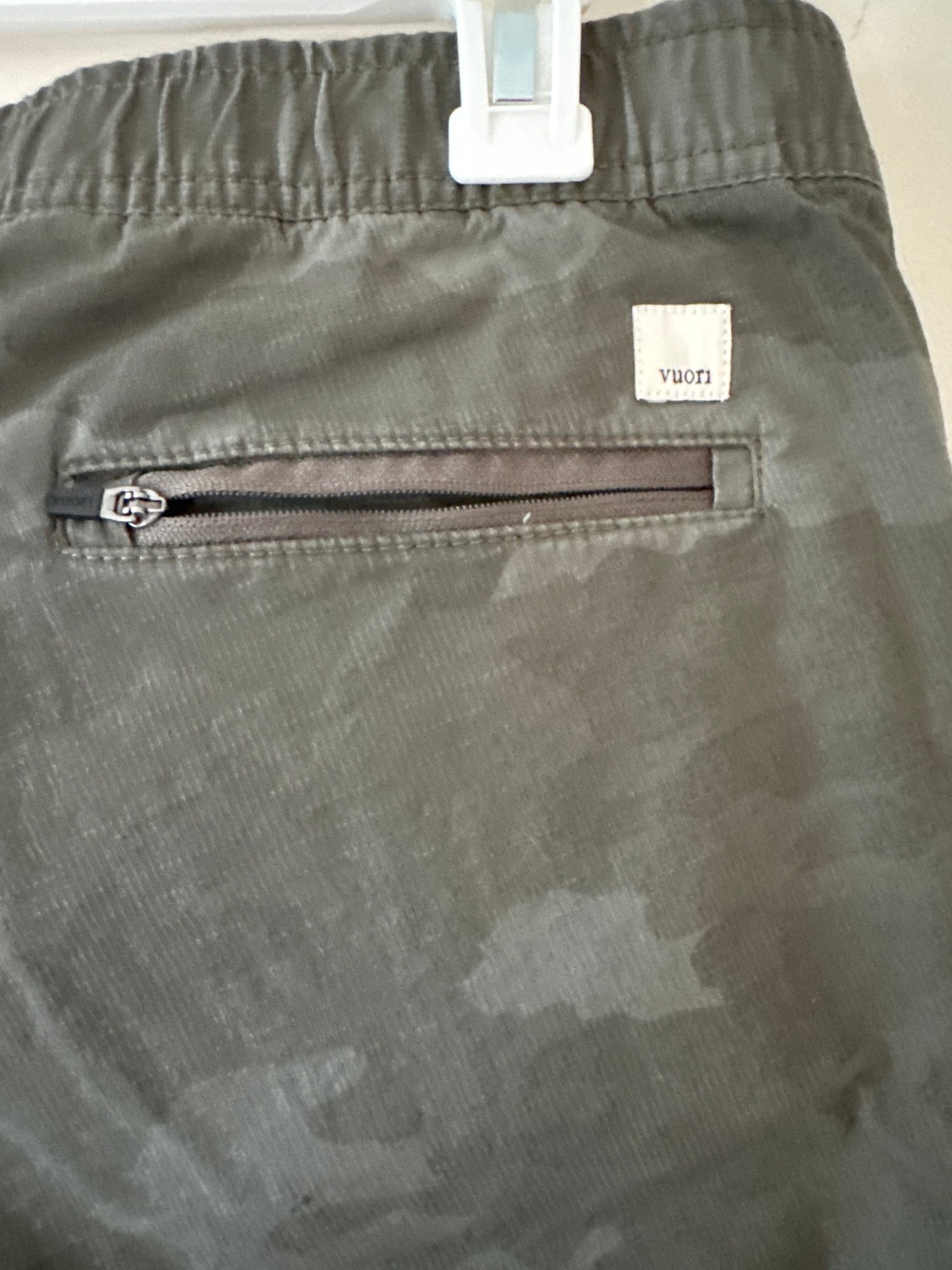 Seller #127 Women’s Vuori rip stop pant size medium