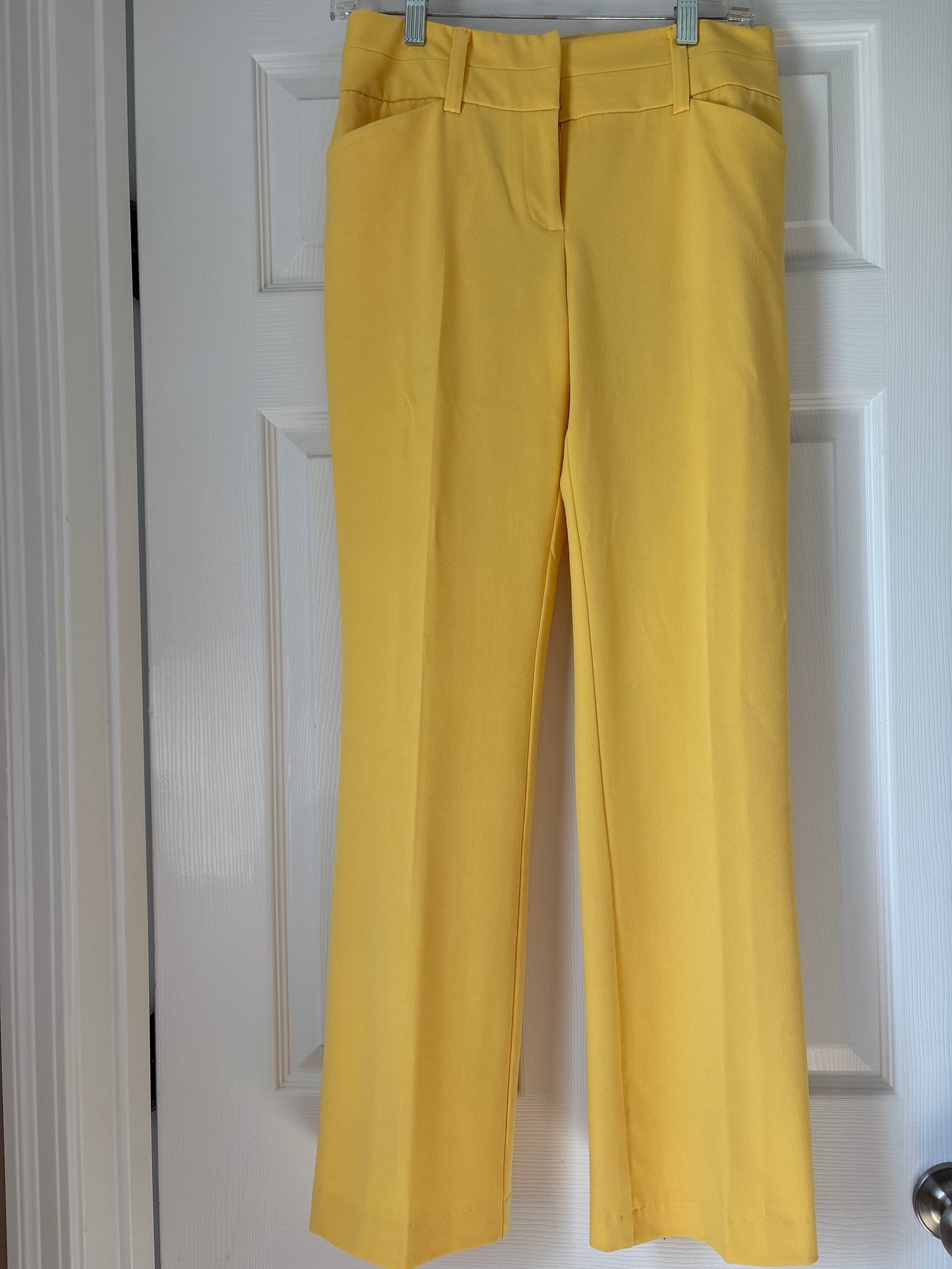 Seller #62 Womens New York and Company stretch yellow pants sz 2 EUC