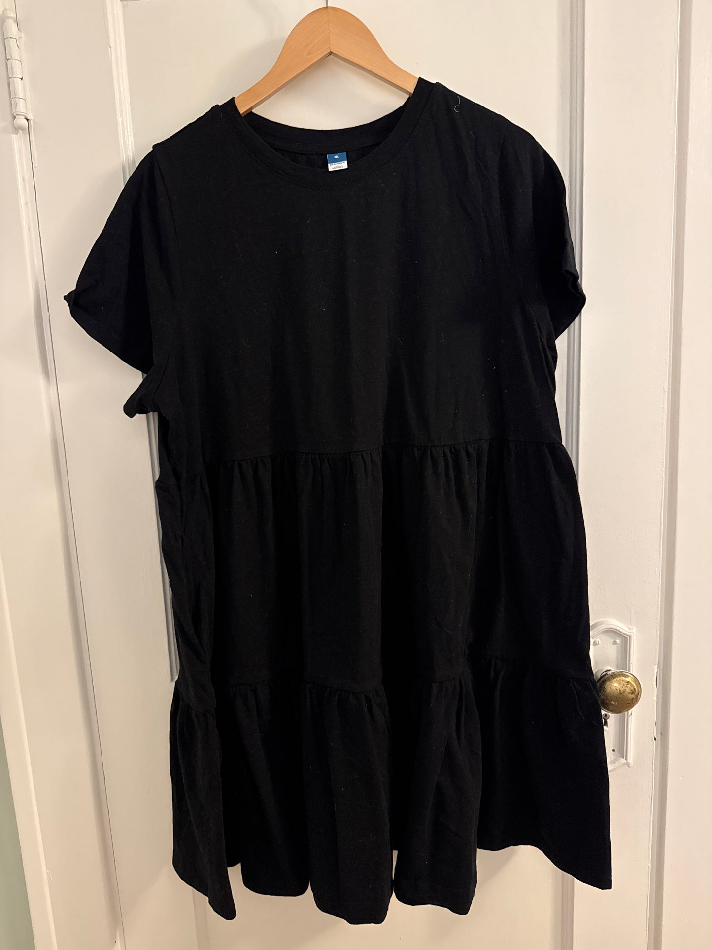 #152 - Old Navy Tiered Dress Short Black XL