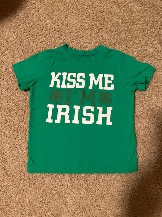 Boys Carters Kiss Me I’m Irish tshirt, size 2T PPU 41076