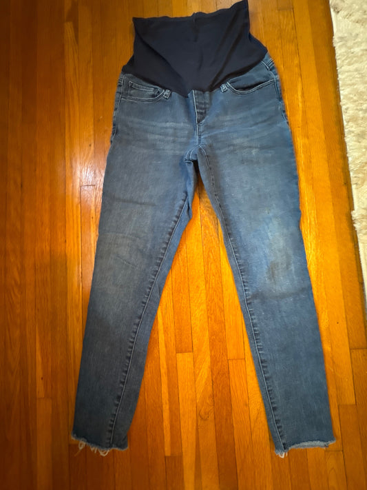 Seller #127 Gap maternity jeans Women's size 6/28R