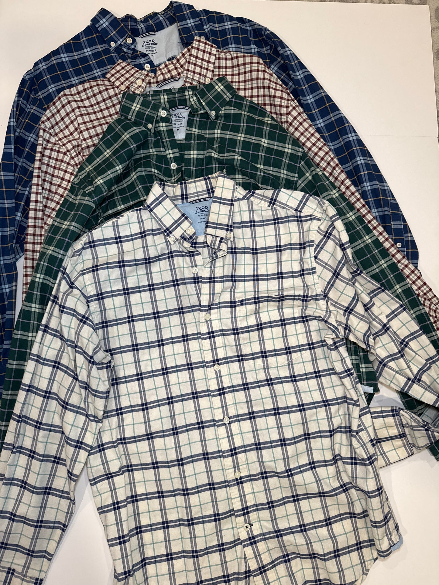 #96 Men’s Izod Plaid Button Down Set of 4 Medium M