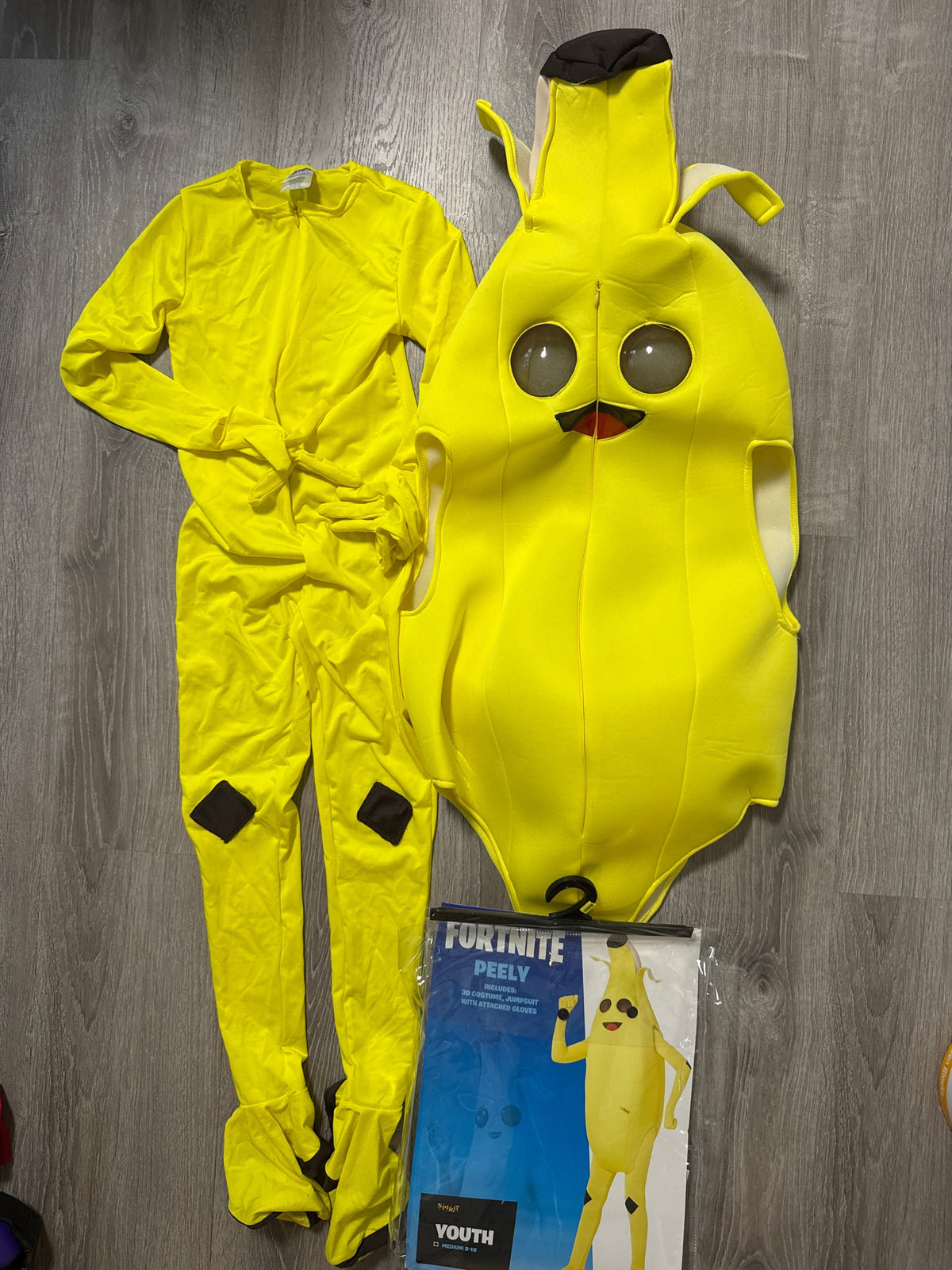#149 Fortnite Peely costume youth Medium (8-10)