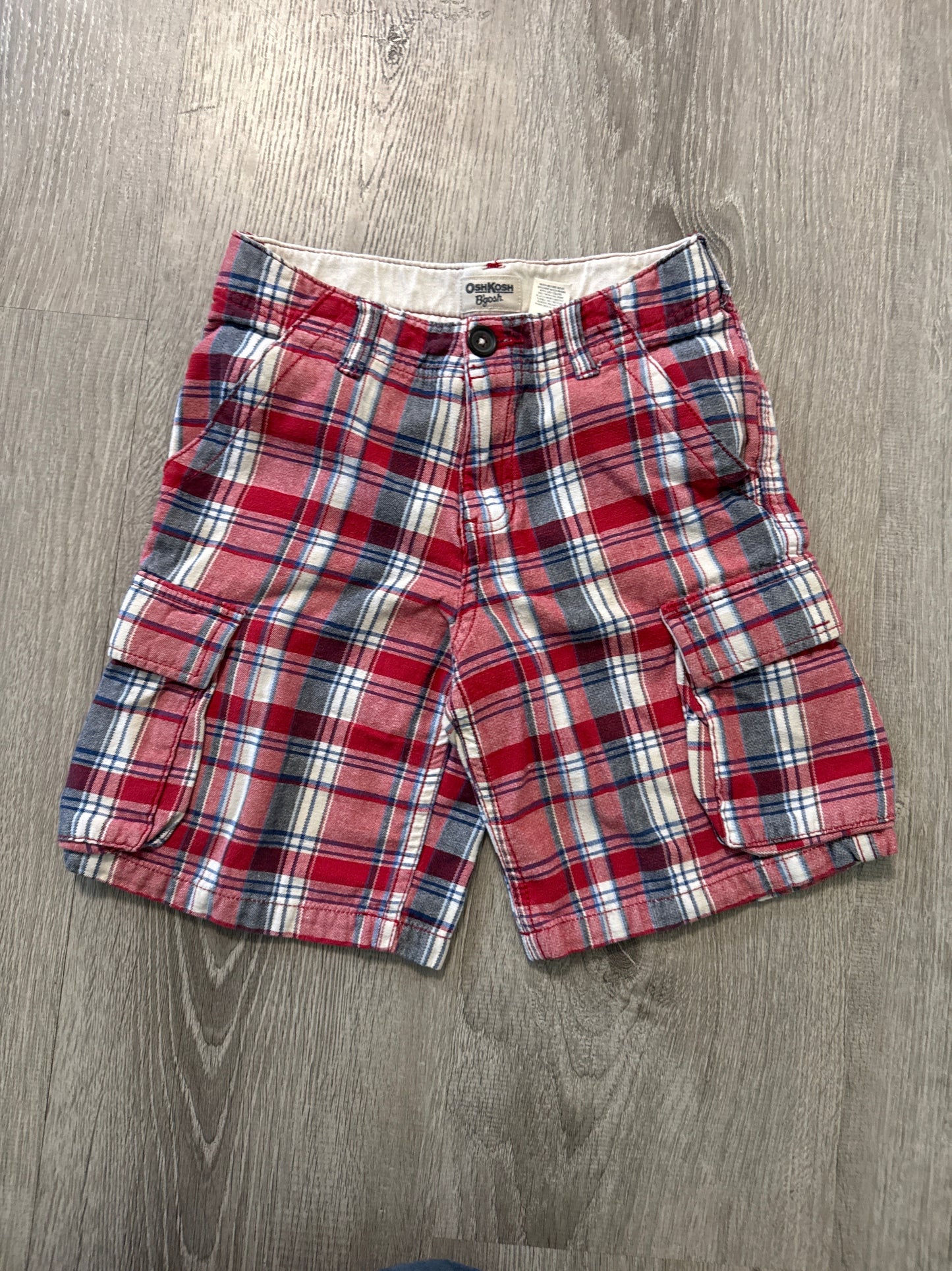 #149 reduced Boys Oshkosh size 6 red and navy plaid cargo shorts