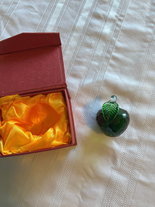 #57  Glass apple- perfect teachers gift! new with box