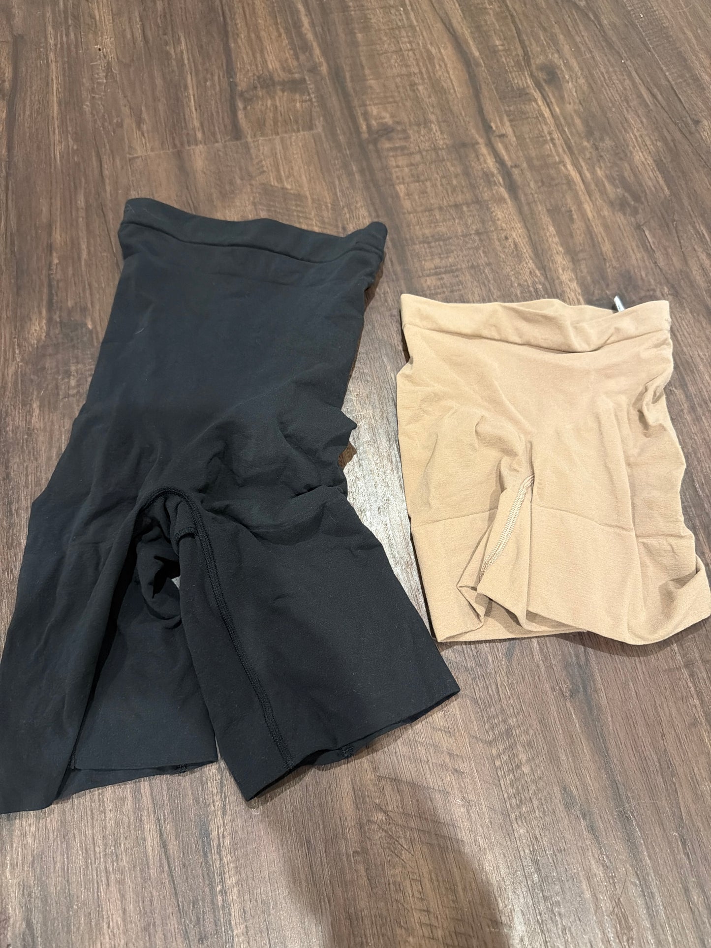 #107 nwot Womens small Spanx shapewear