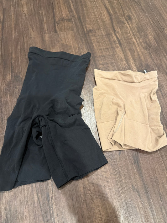 #107 nwot Womens small Spanx shapewear