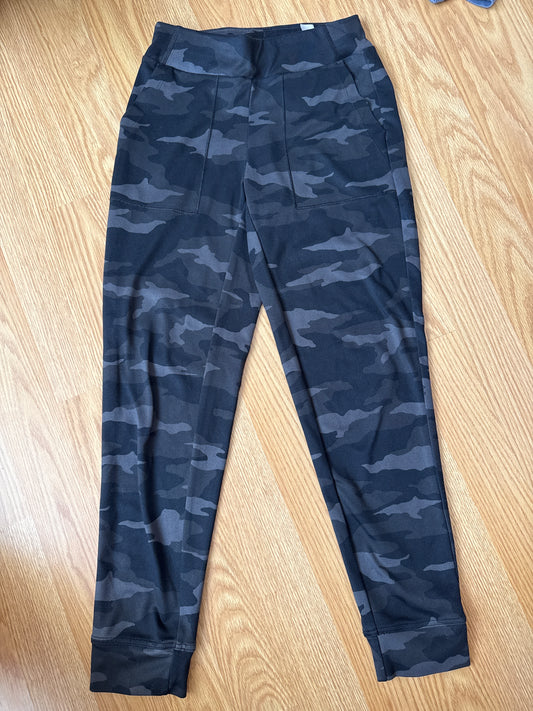 #87 Athleta girl size 6 camo joggers VGUC
