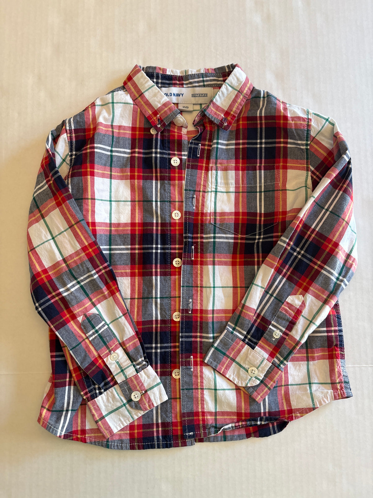 Seller 118 VGUC Boys Old Navy Plaid Button Down Size 5