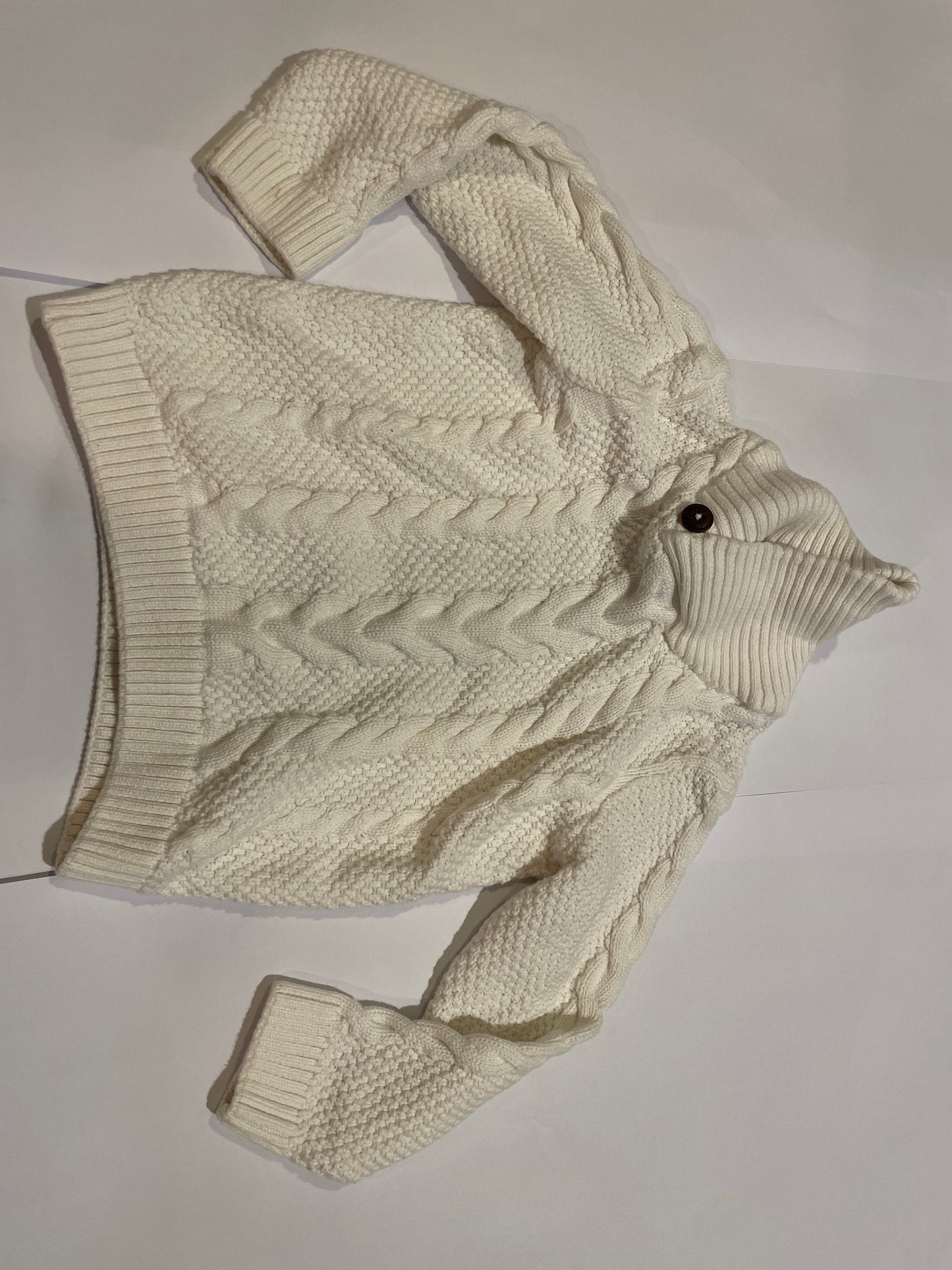 #126 Boys 5T Gymboree cream sweater EUC