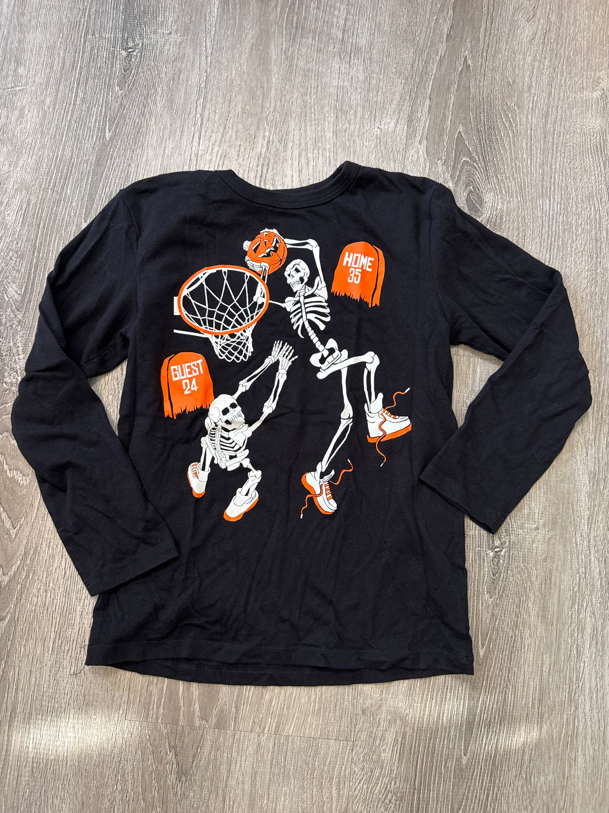 #149 Boys Halloween basketball shirt size 7/8