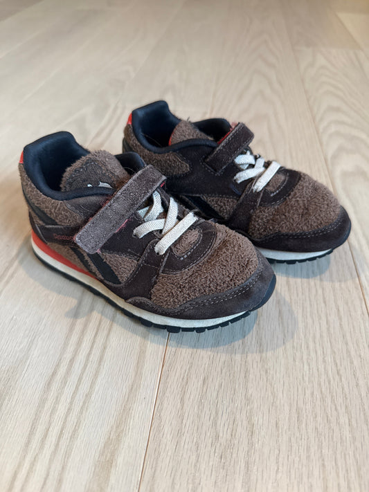 Seller #216 Boys brown suede-like Reebok Disney shoes, sz 10 VGUC