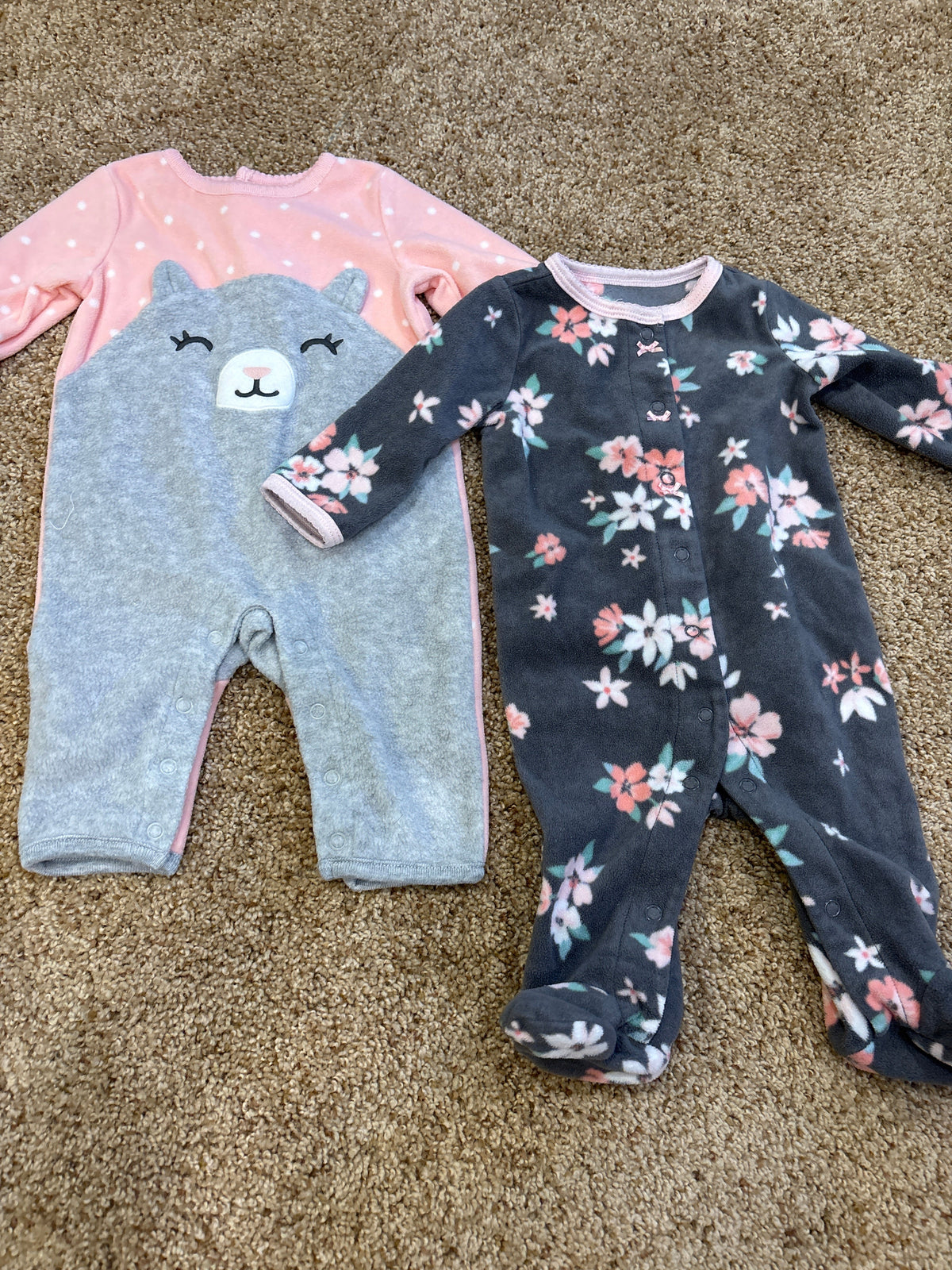 #47, girls Carter’s pink and grey fleece pajamas Size 3mo