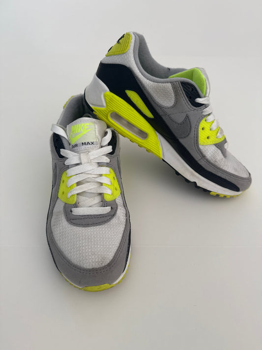 #96 Womens Nike Air Max Size 7