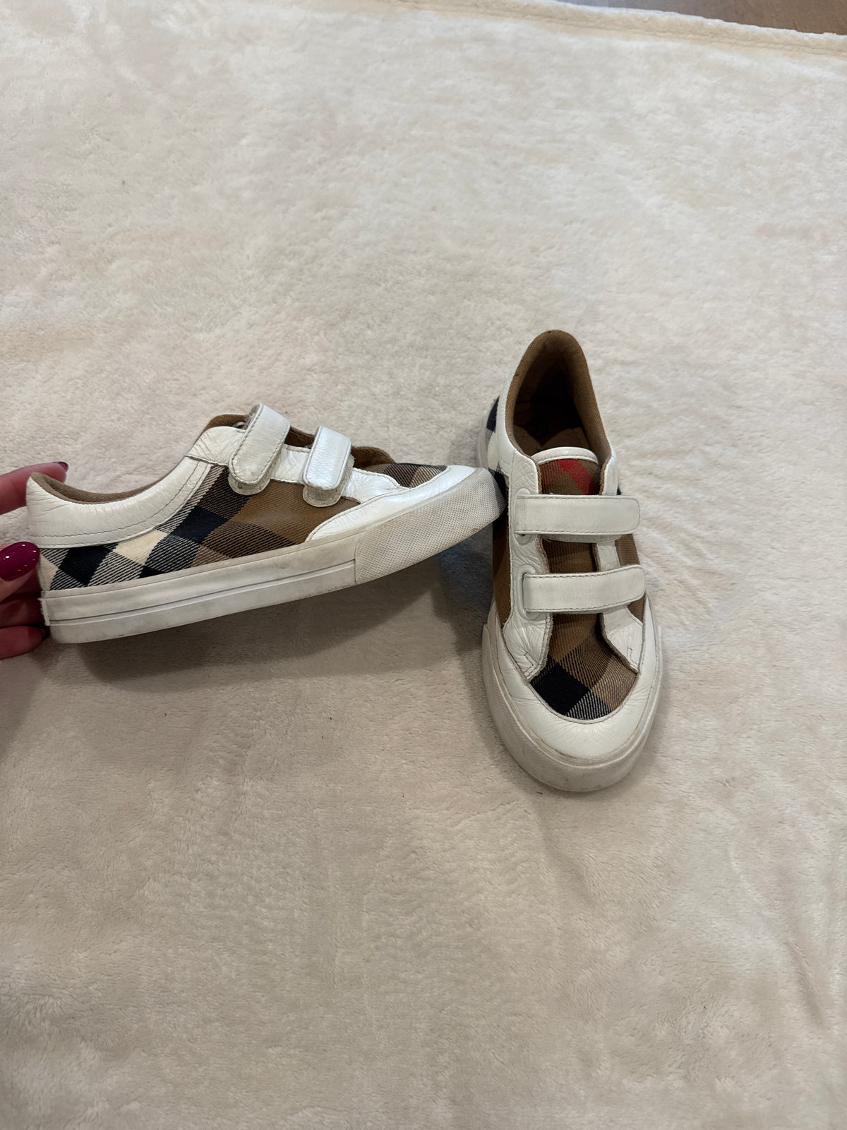 #81 Boys Shoe 30 (12/12.5) Burberry