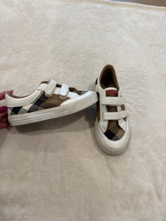 #81 Boys Shoe 30 (12/12.5) Burberry