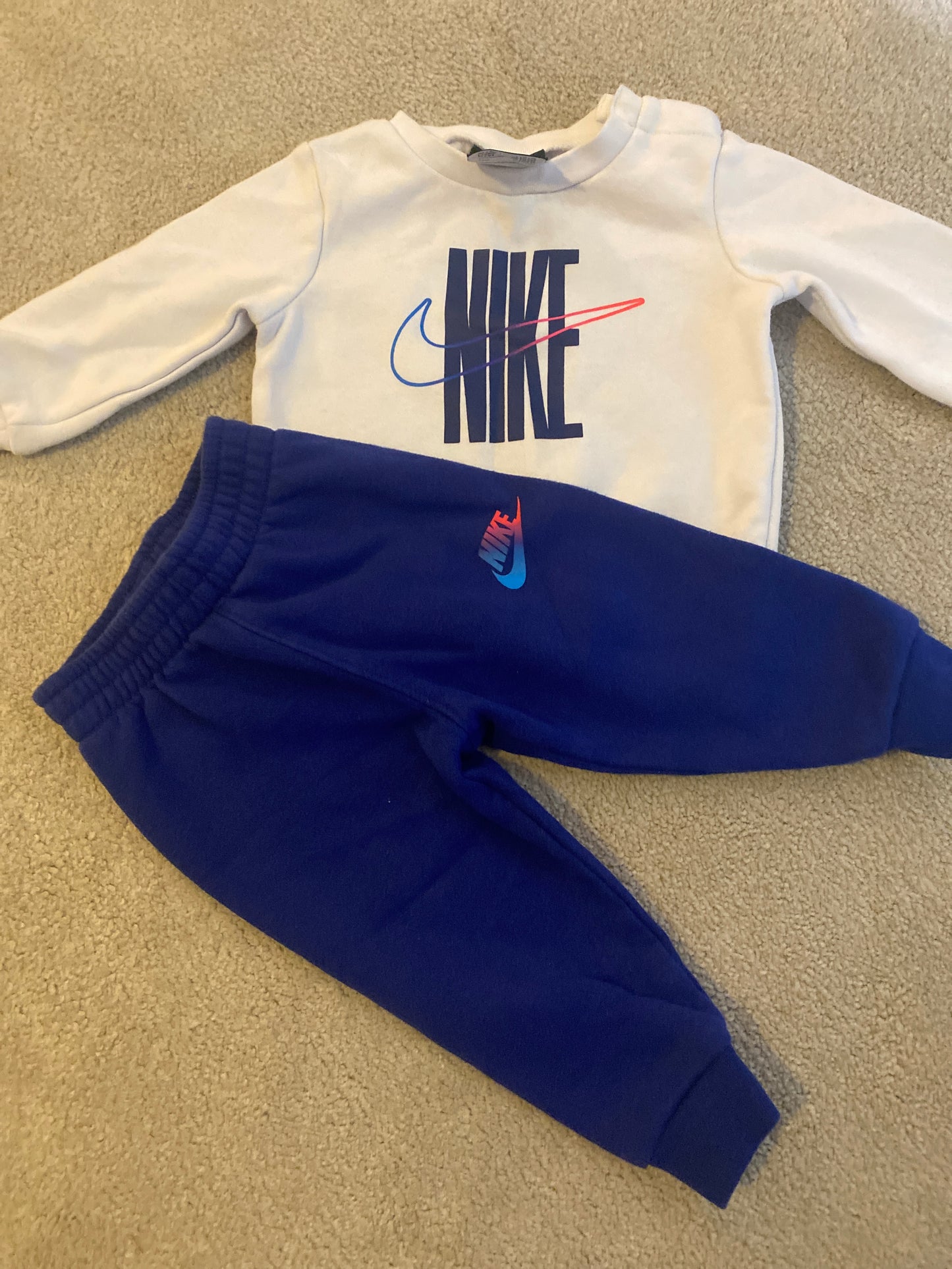 #36 Nike 12M Boy Sweatshirt and Sweatpants Set