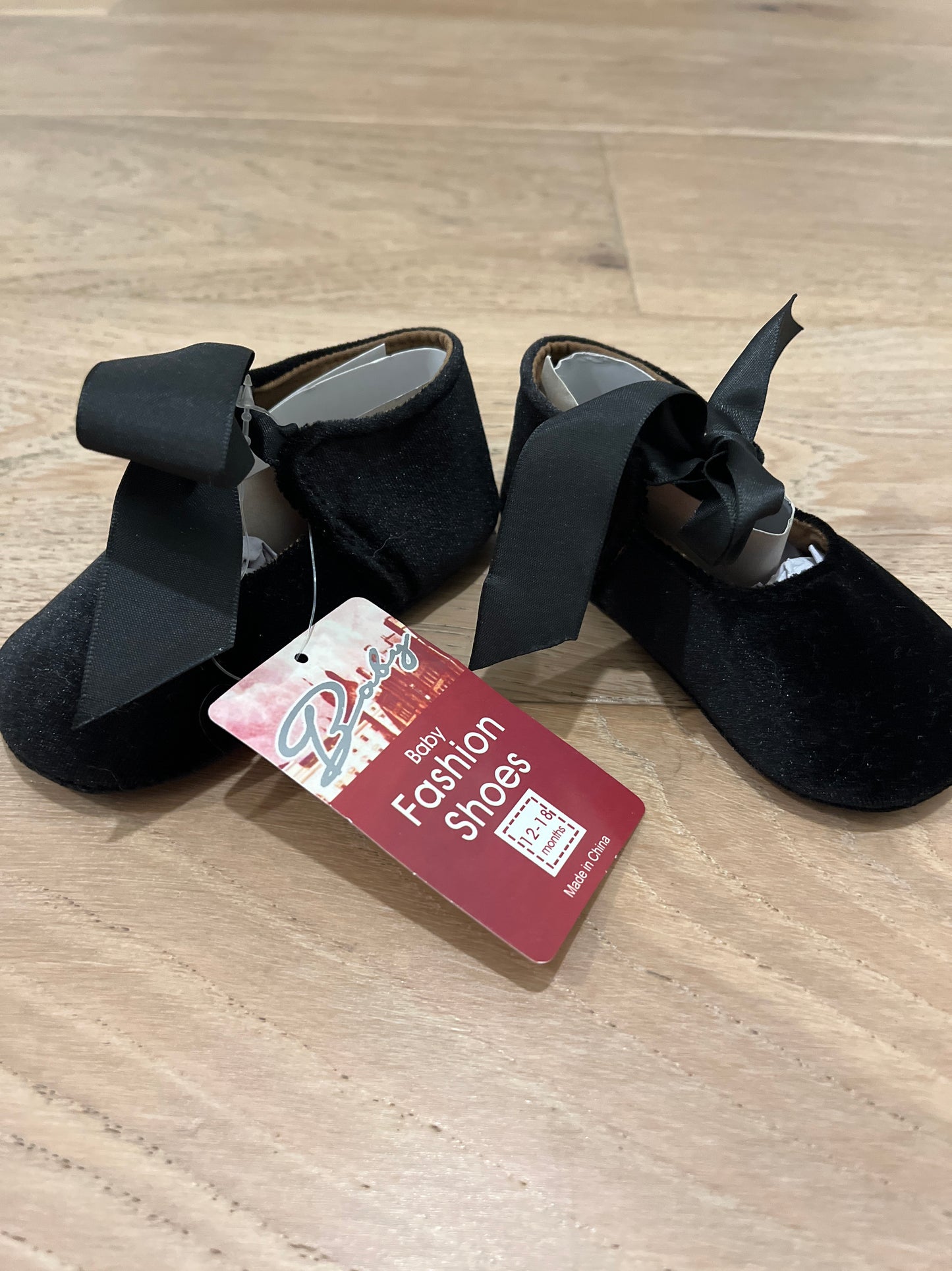 #110 Baby Girl Black Velvet shoes size 3