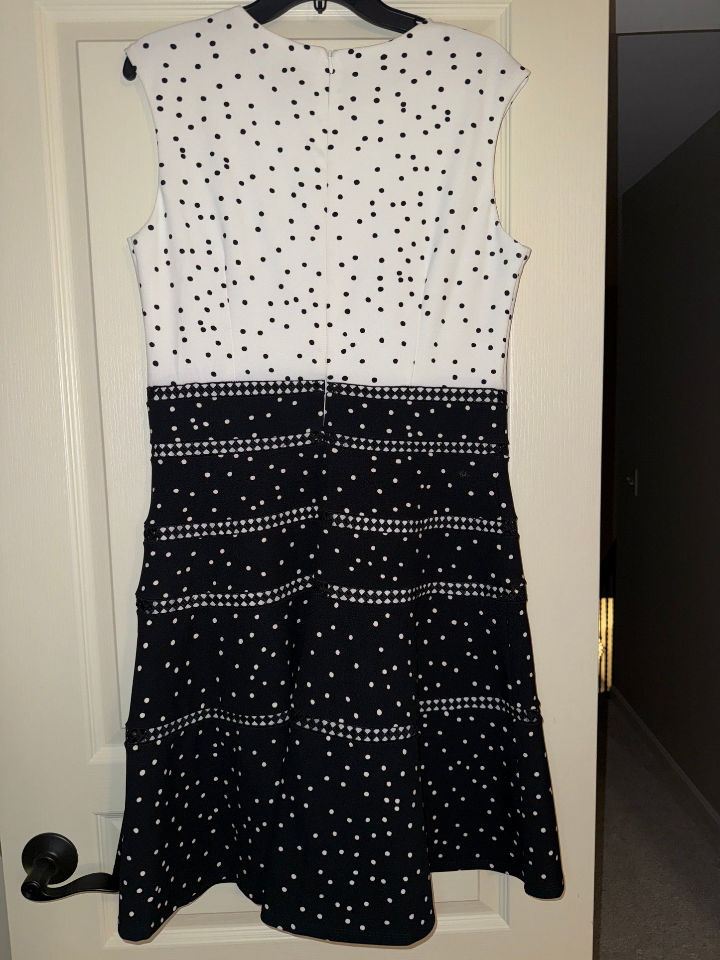 Seller #216, Women’s Taylor black and white dress, sz 12 EUC