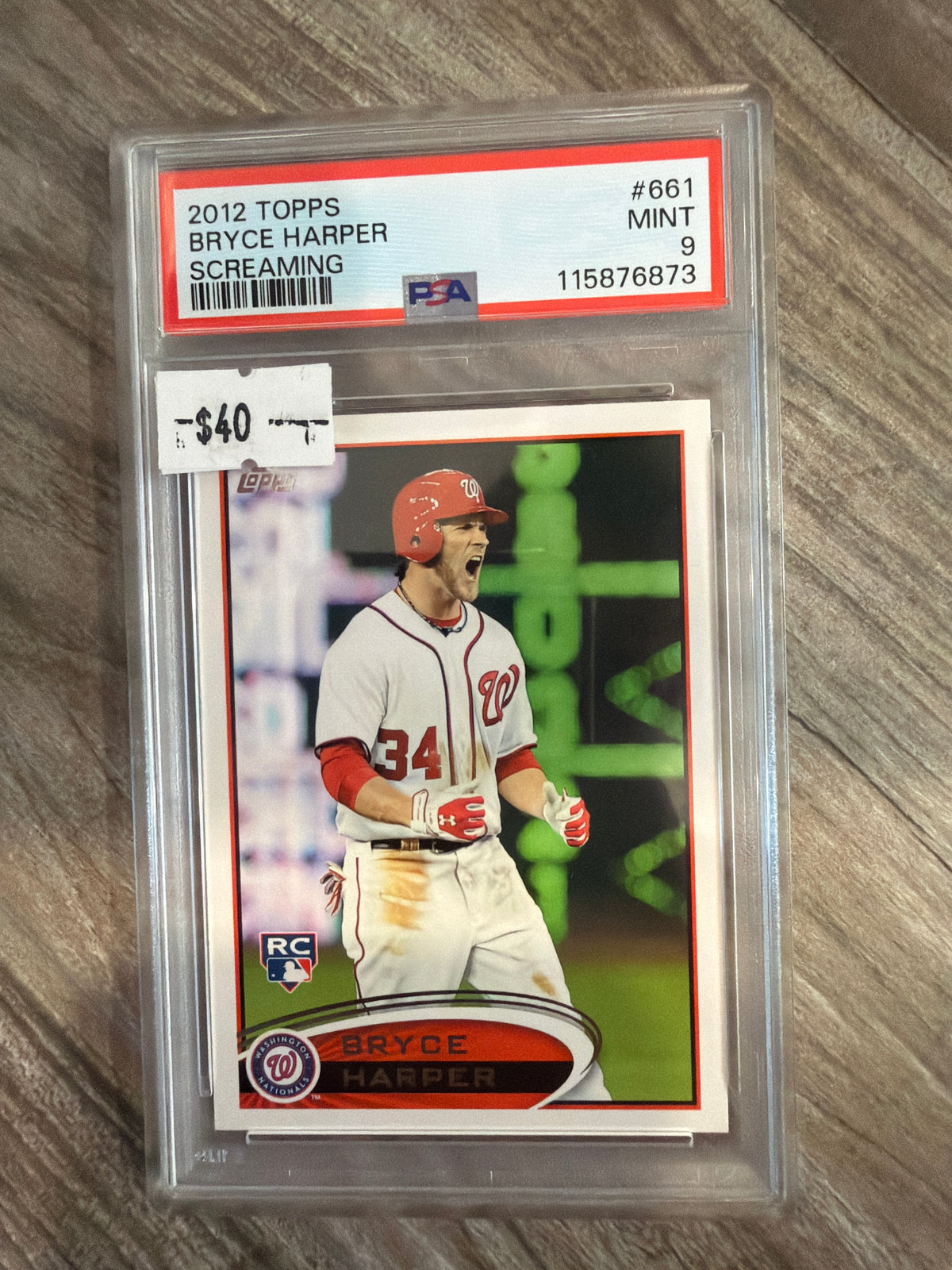 #198 Graded Topps Baseball Card