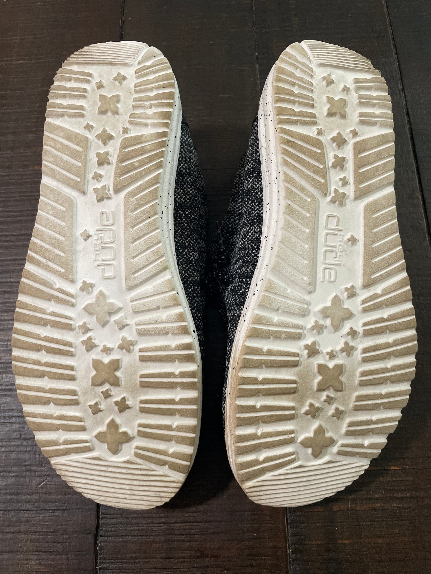 Seller #121 Hey Dude Size Y5-L6 (Big Kids)