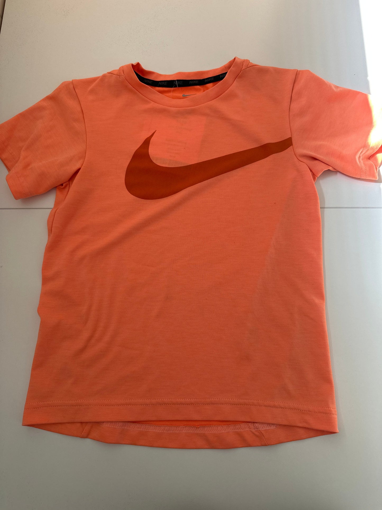#133 Girls Nike Sz XS (5/6) Orange Dryfit Shirt Top