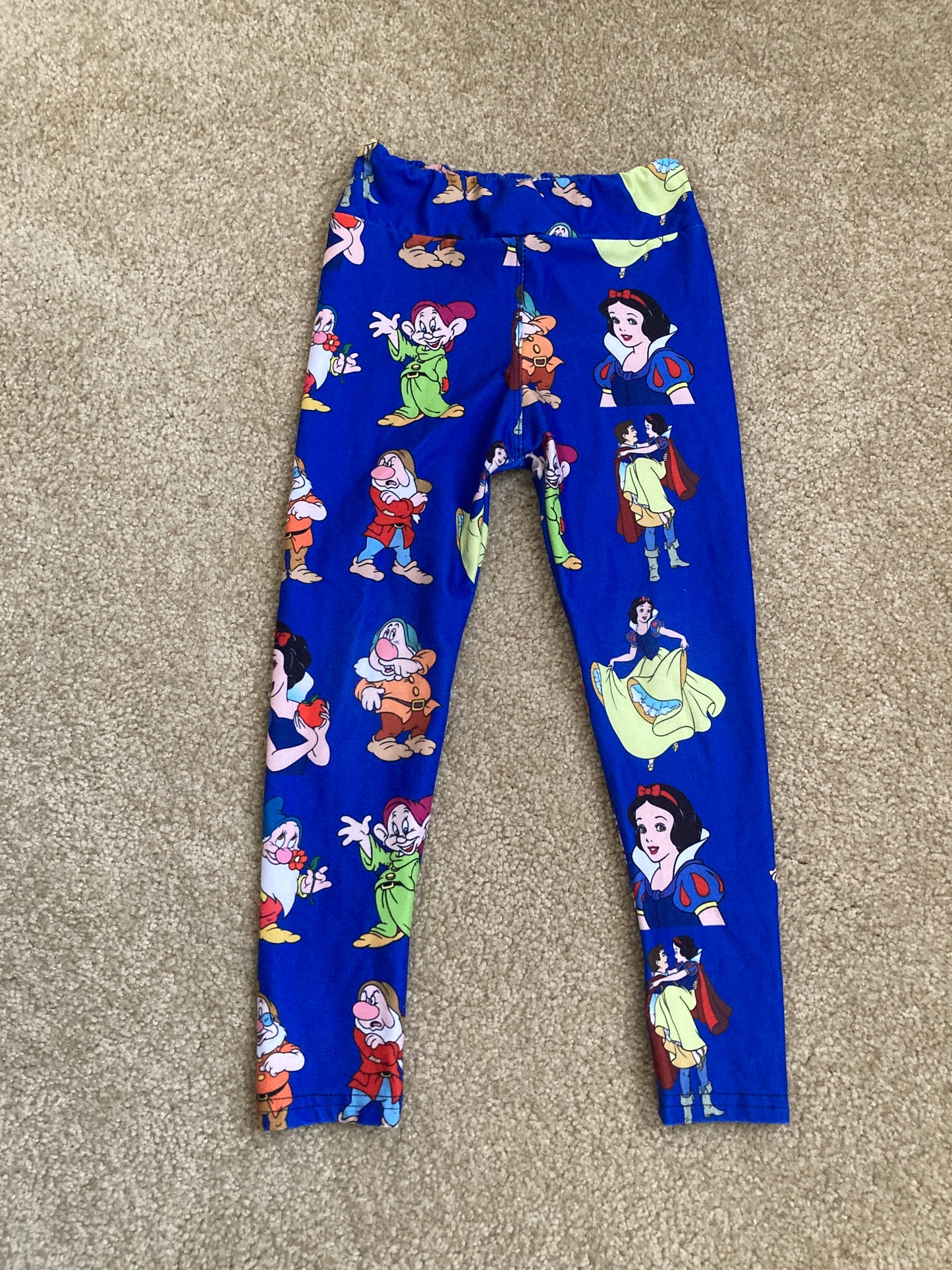 #54 Girls size 4 Disney Snow White Leggings