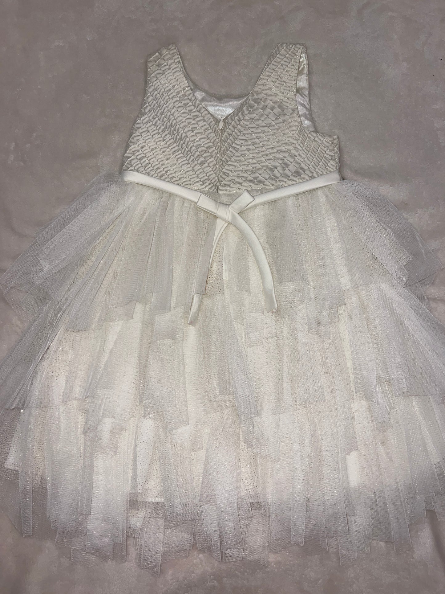 #46 Size 4 girls American princess dress euc for holiday or Christmas