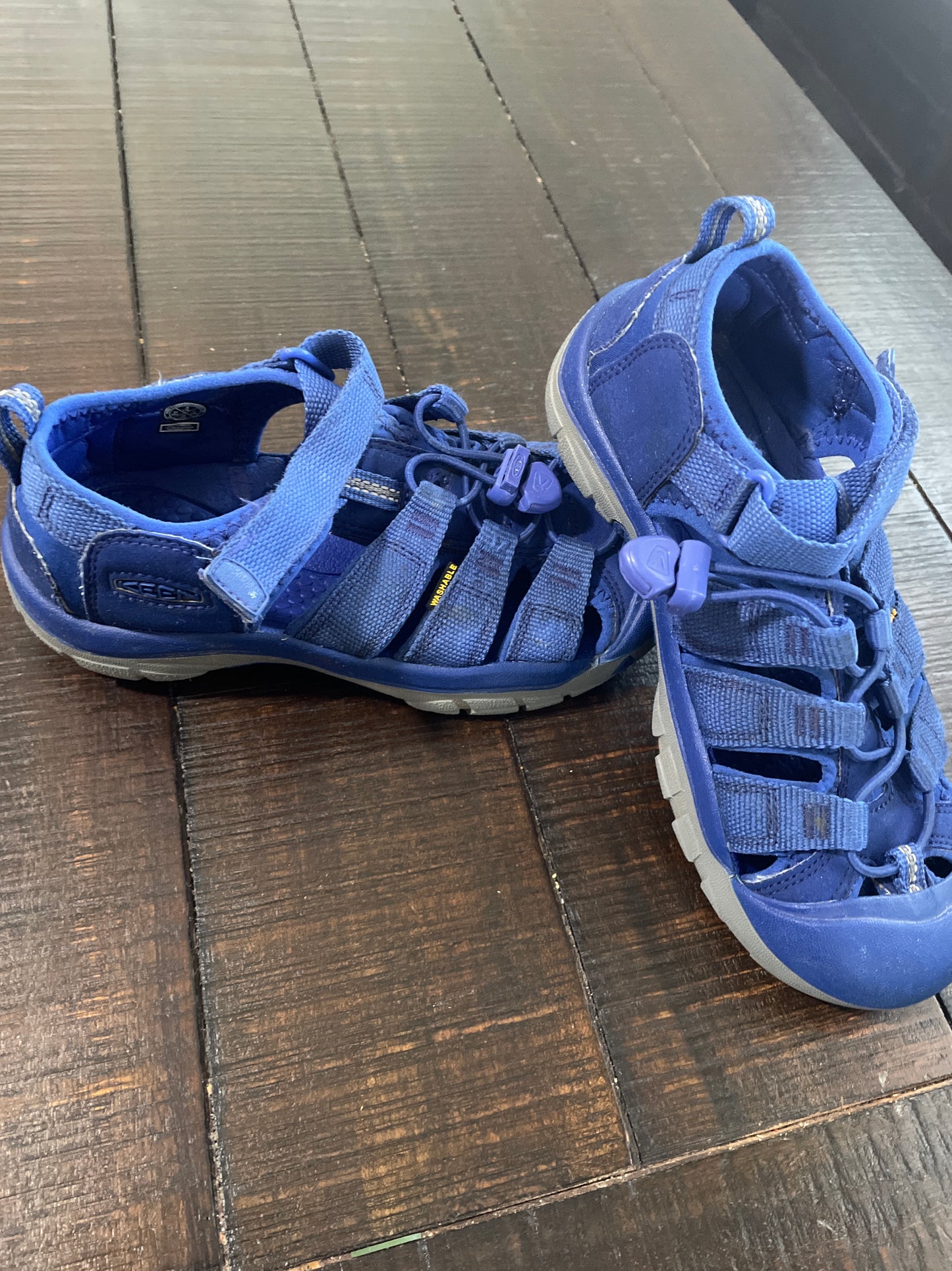Kids Keen water shoes size 3