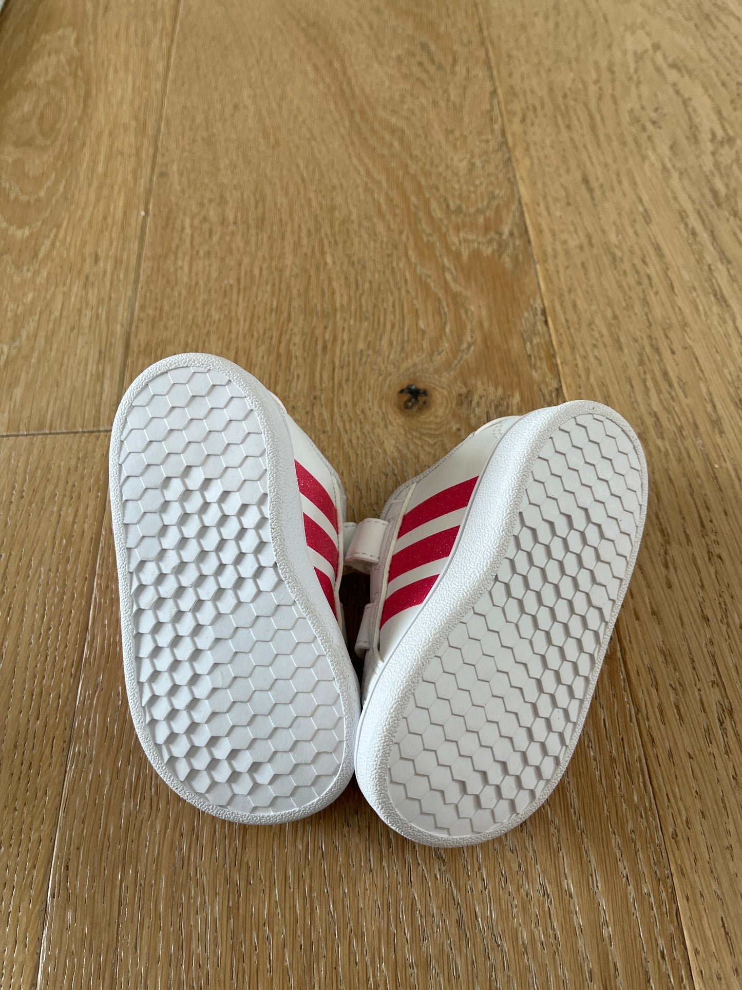 #40 Girls Adidas Sneakers Size 5