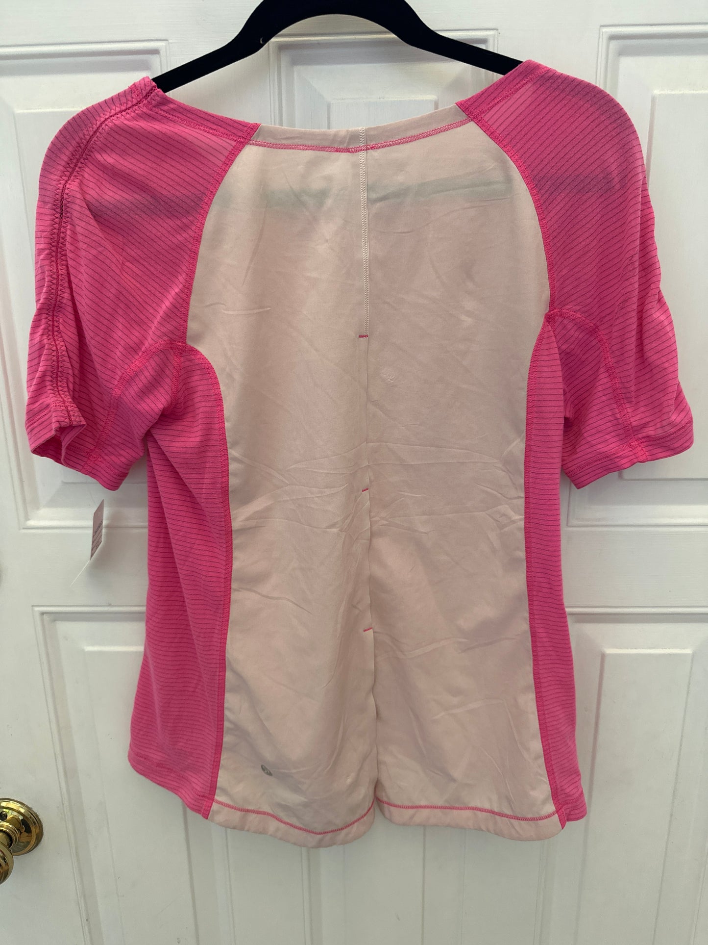 #81A Lululemon Sz 6 (no size dot) Short Sleeve Top