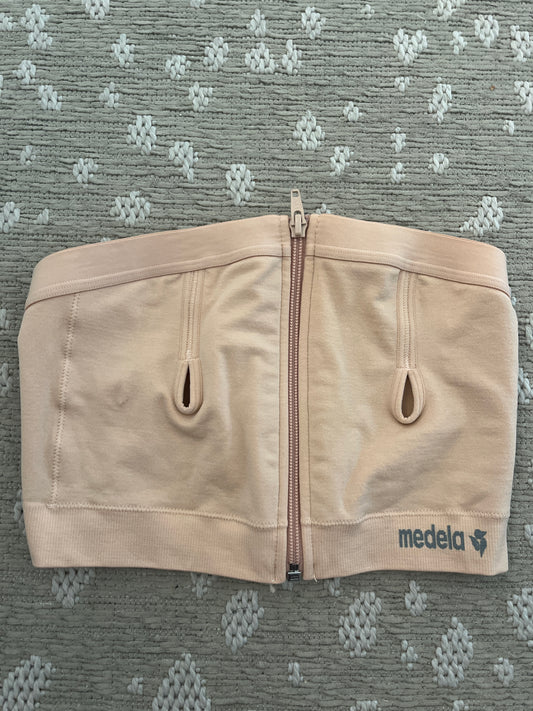 #110 Medela Size Medium Hands Free Pumping Bra