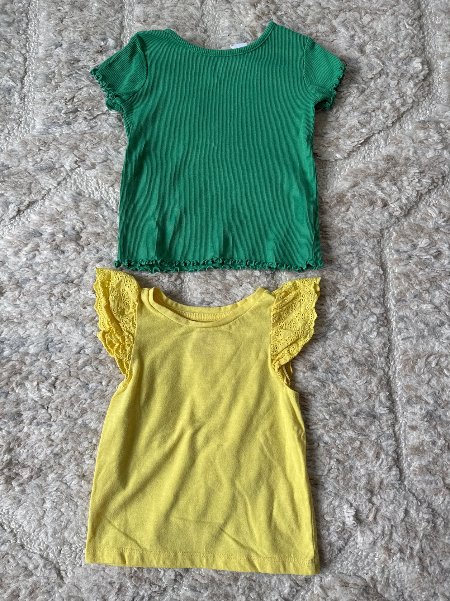 Seller #127 Girls shirt bundle 2T