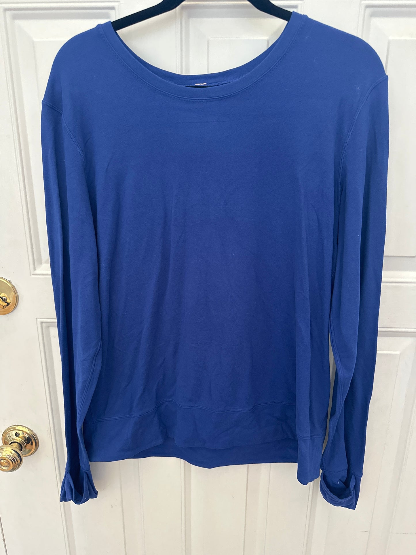 #81A Lululemon Sz 12 Long Sleeve Top Short with thumb holes