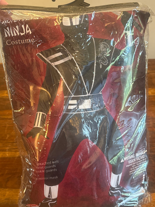 #182 size 8-10 Ninja costume