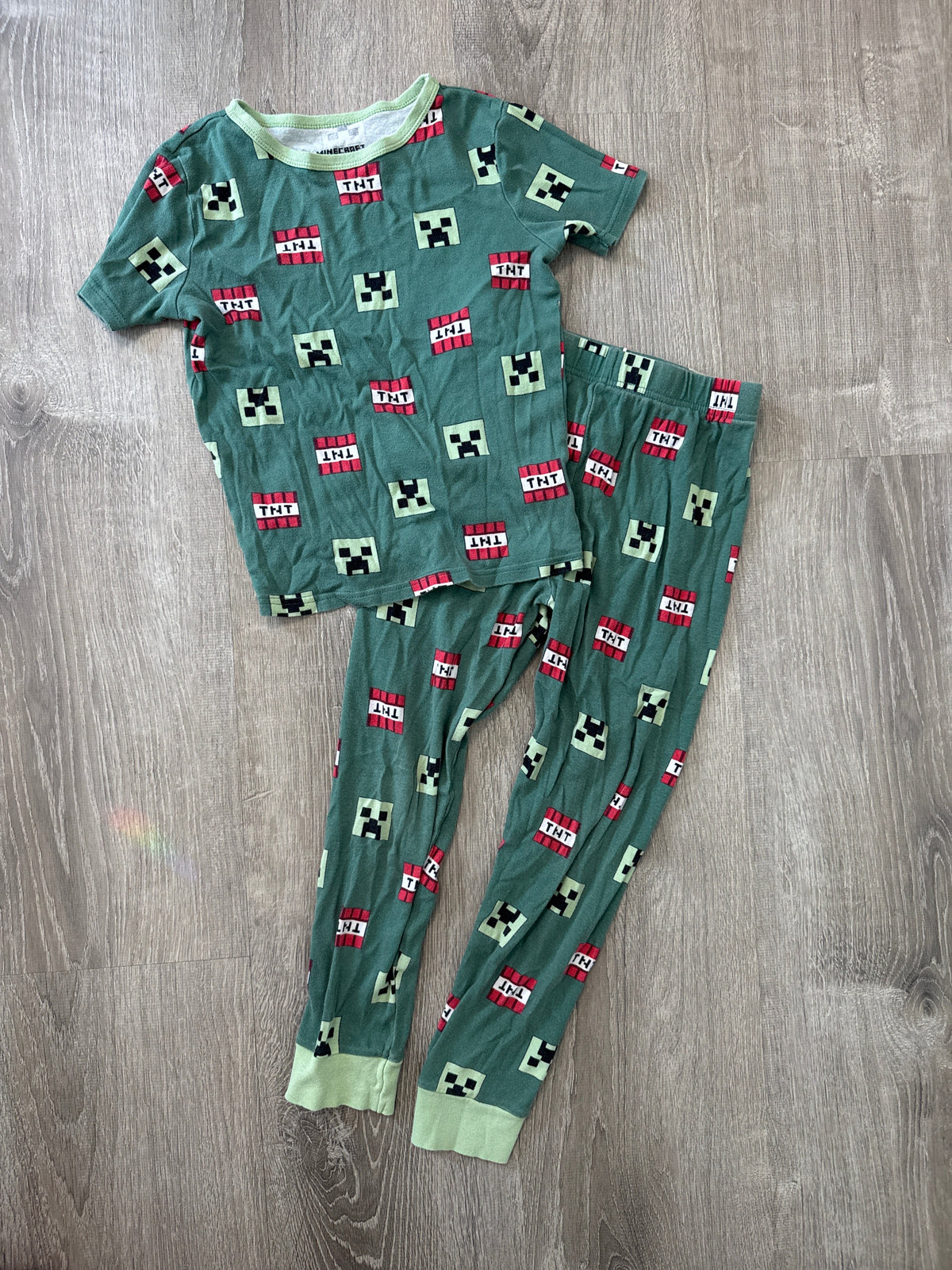 #149 Boys 10 Minecraft cotton pajama