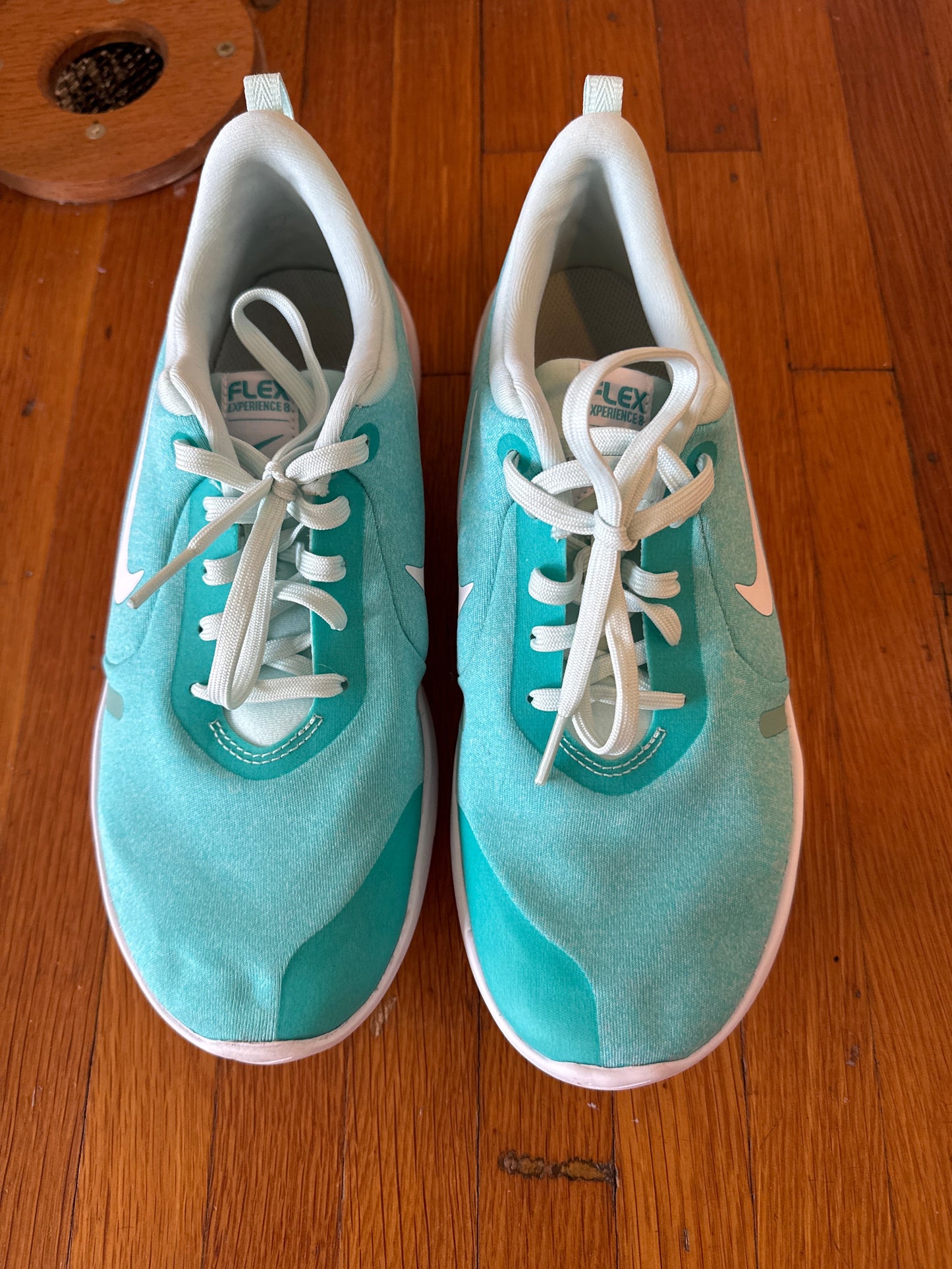 Seller #127 Nike Women’s flex experience 8 size 8.5