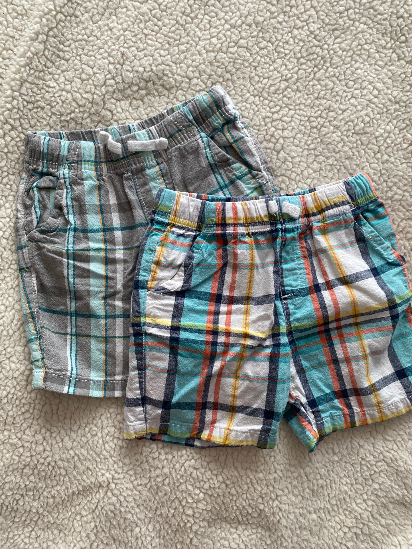 Jumping Beans boys 4t bundle of 2 shorts