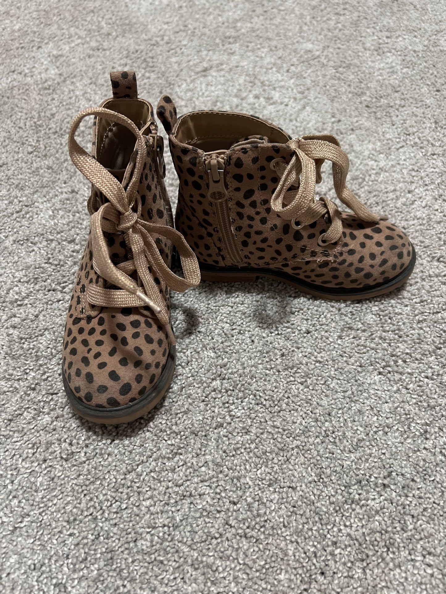 #99 Cat&Jack Cheetah Zip Booties Size 9