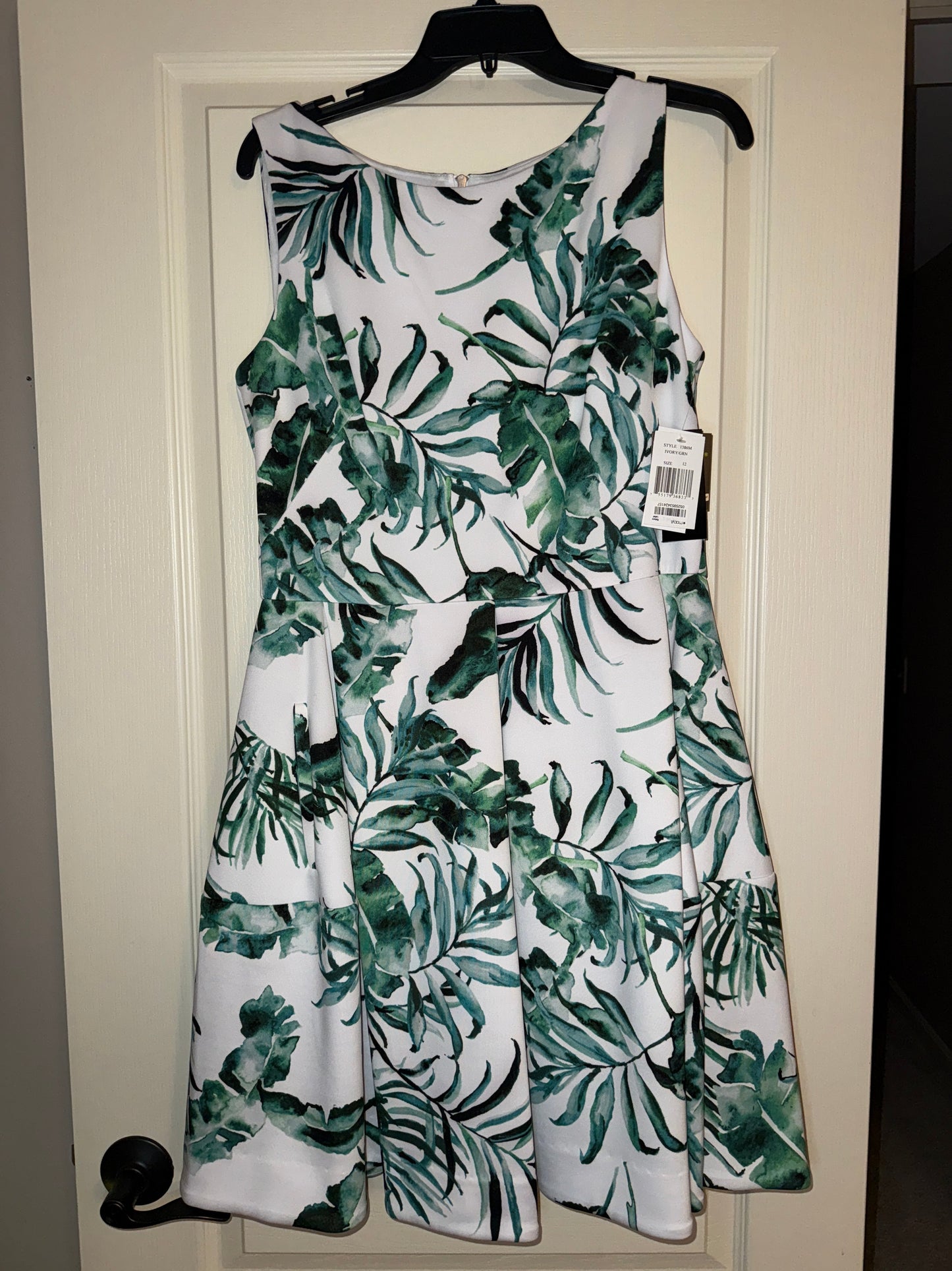 Seller #216, Women’s Taylor green and white dress, sz 12 NWT