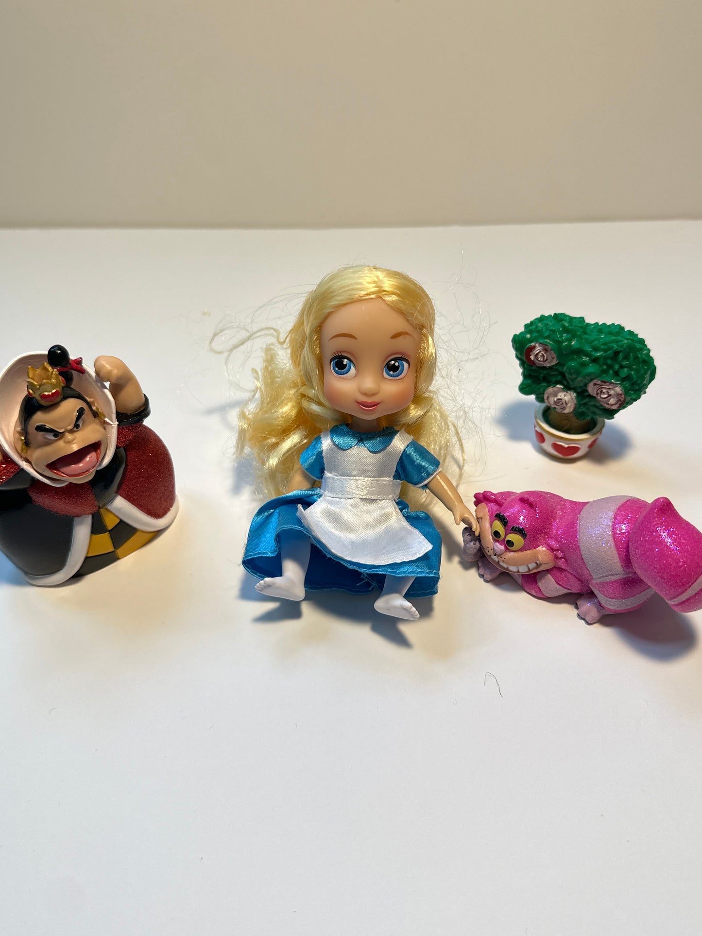 Disney Alice in wonderland toy set