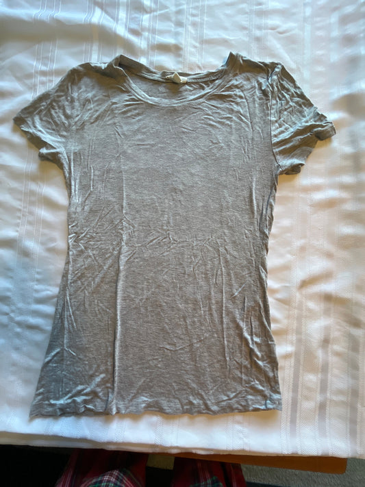 #57  Juniors large legging tee GUC