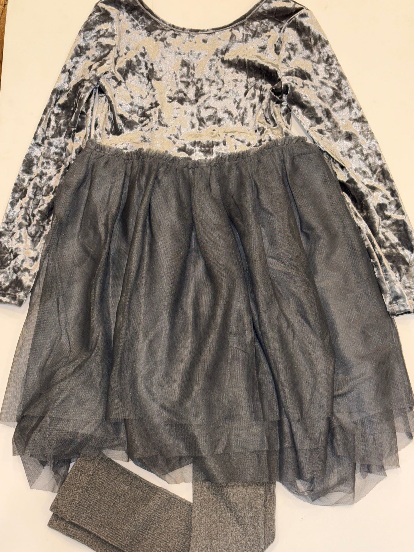 #182 Cat & Jack size 6 silver/grey dress + leggings