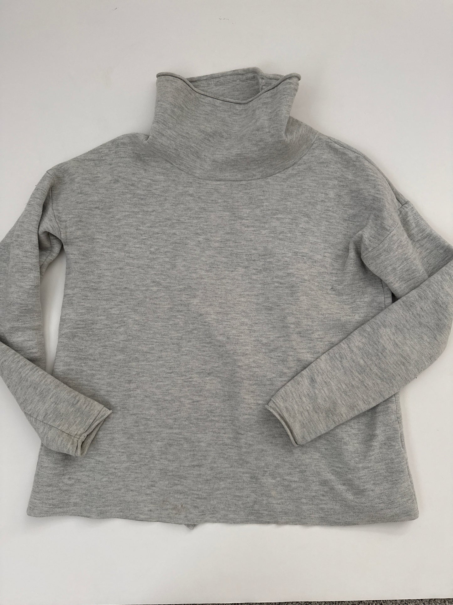 #64 Womens Vineyard Vines Split Back Pullover Size S