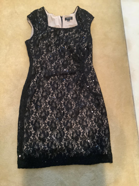#130 Tahari Black Lace Dress Knee Length Sz 12
