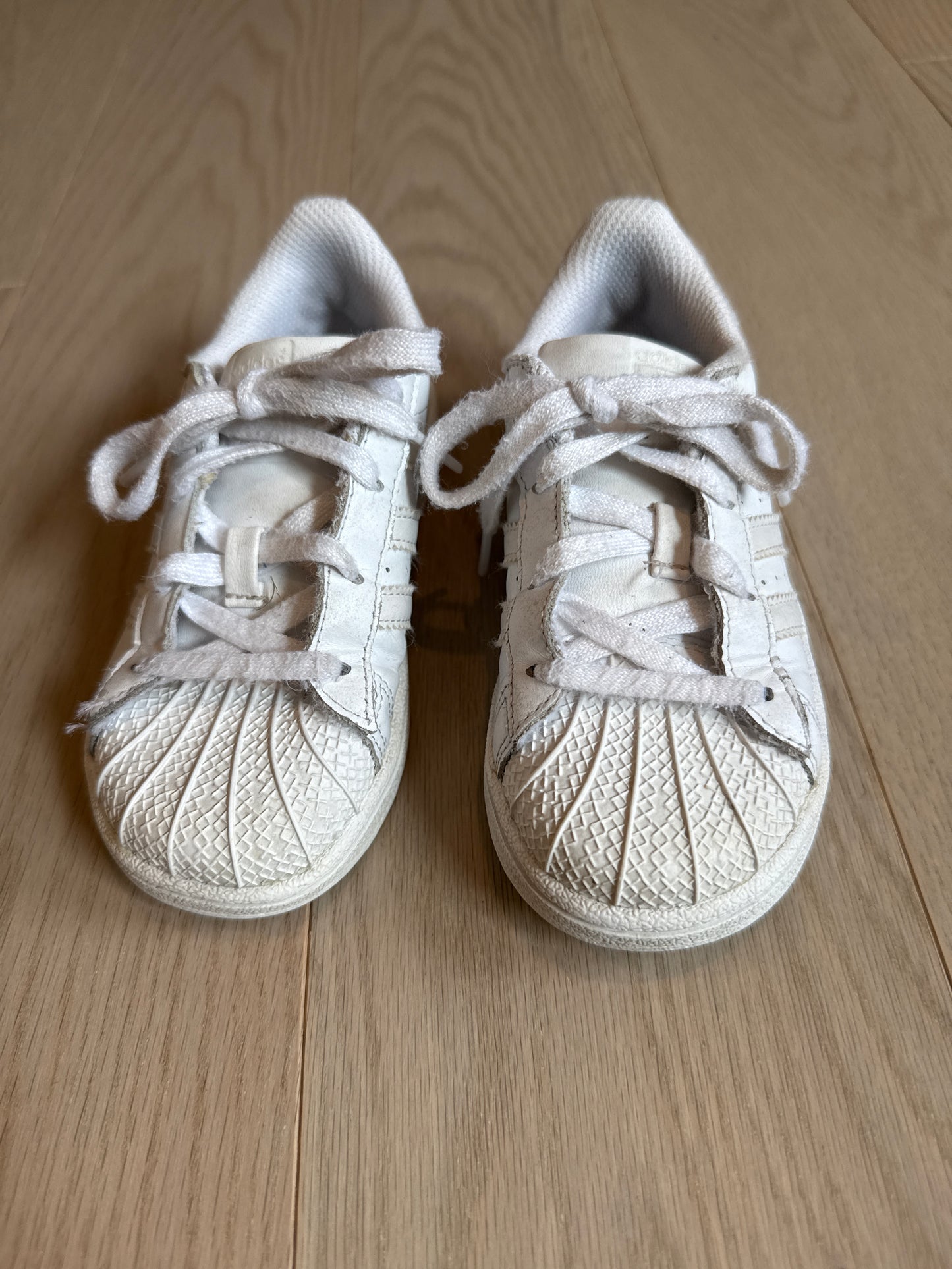 Seller #216 Boys white Adidas shoes, sz 8.5 VGUC