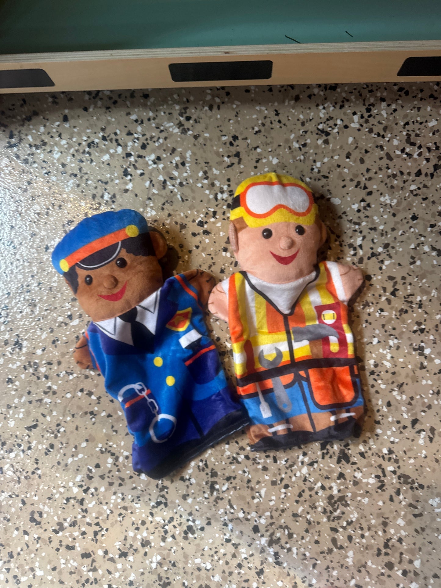 Seller 108 Melissa and Doug Double Sided  Puppet Theatre and Shop EUC/NWOB